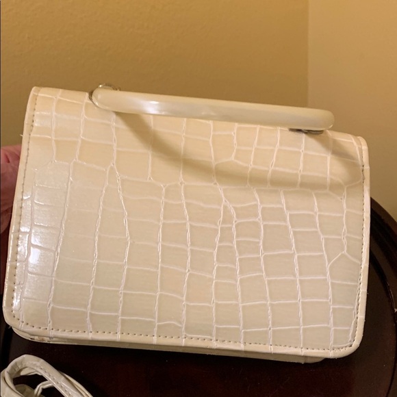 Jeanne Lottie Vintage Cream Mini Bag with Crocodile Texture and Detachable Strap - Picture 9 of 15